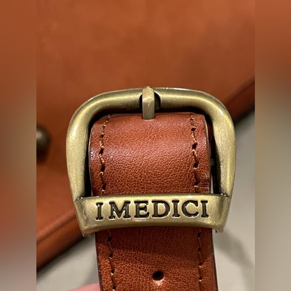 I medici Rustic Genuine Leather Duffle Bag - Picture 7 of 10